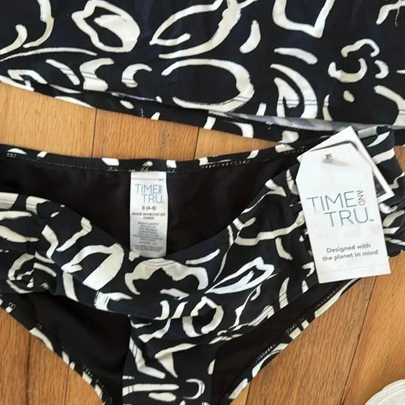 Time and Tru Keyhole Halter Swim Tankini Top Women’s S 4-6 NWT Black White - Picture 5 of 9